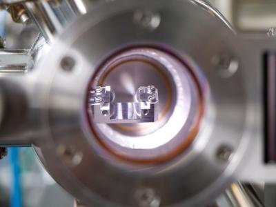 Apparatus for complex study of thin films, interfaces and surface nanostructures